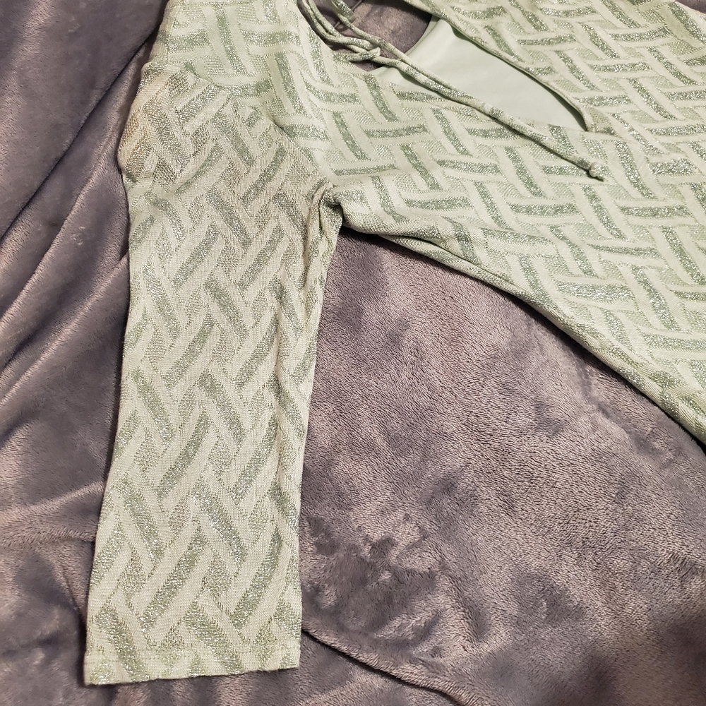 Dress - Picture 7 of 7